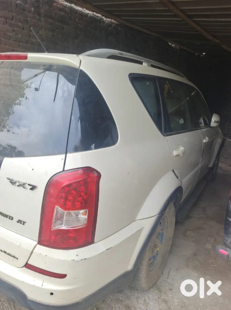 Mahindra Rexton 2014 - Office Use Vehicle