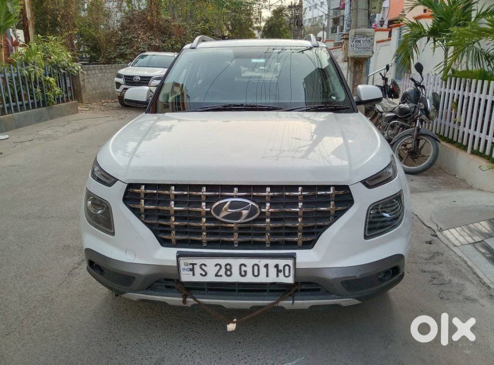 Hyundai Venue 2020 - Almost New Condition