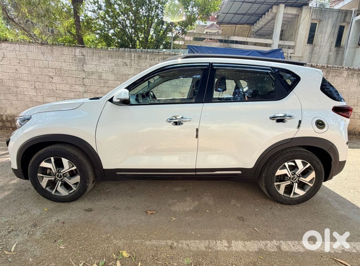 Kia Sonet 2023 Petrol Low Km