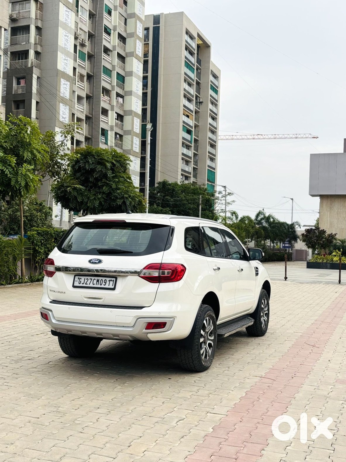 Ford Endeavour 2011 Diesel - Family Car