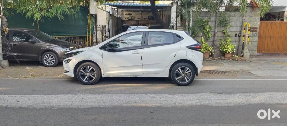 Urgent Need To Sell - 2025 Tata Altroz