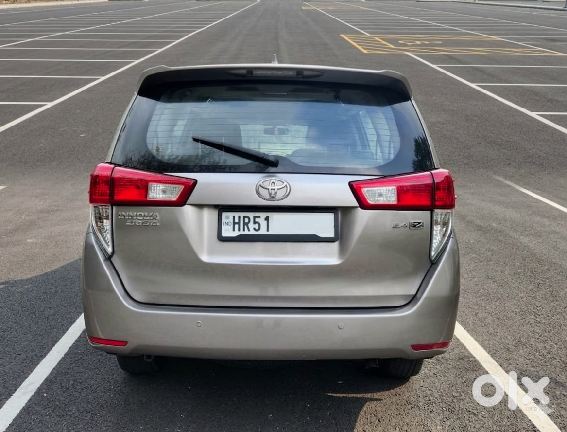 Toyota Innova Crysta 2021 - Family Car