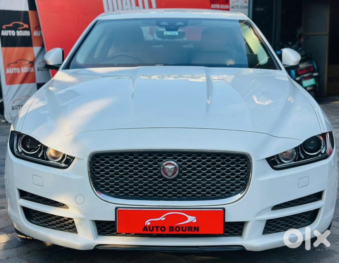 Jaguar Xe 2017 - Luxury Sedan