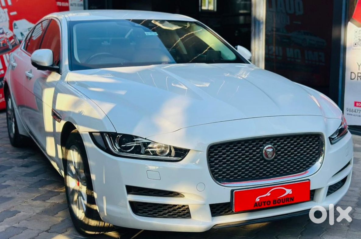Jaguar Xe 2017 - Luxury Sedan