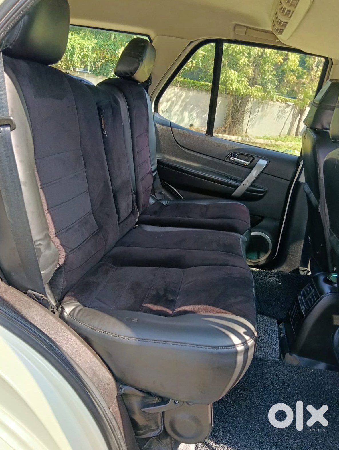 Tata Safari Storme Electric 2016