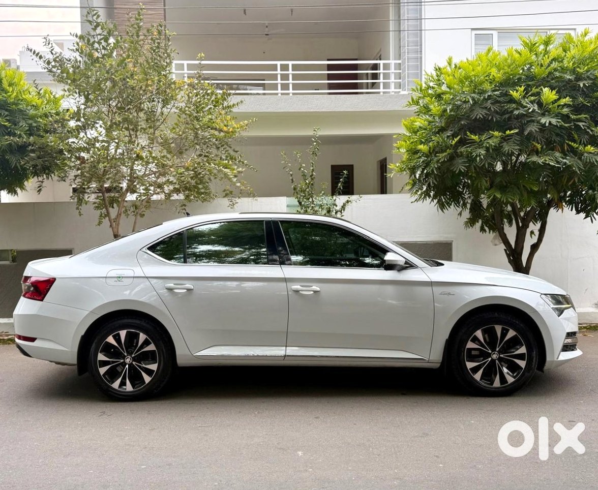 Skoda Superb 2018 - Premium Sedan