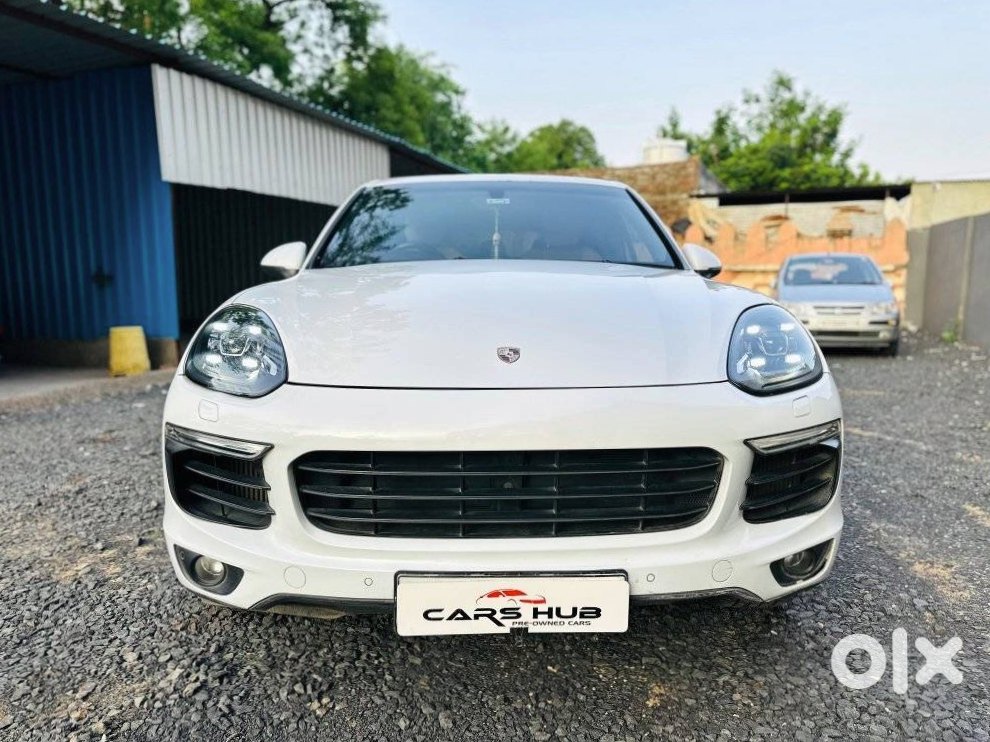 2016 Porsche Cayenne Manual Petrol - Luxury Suv
