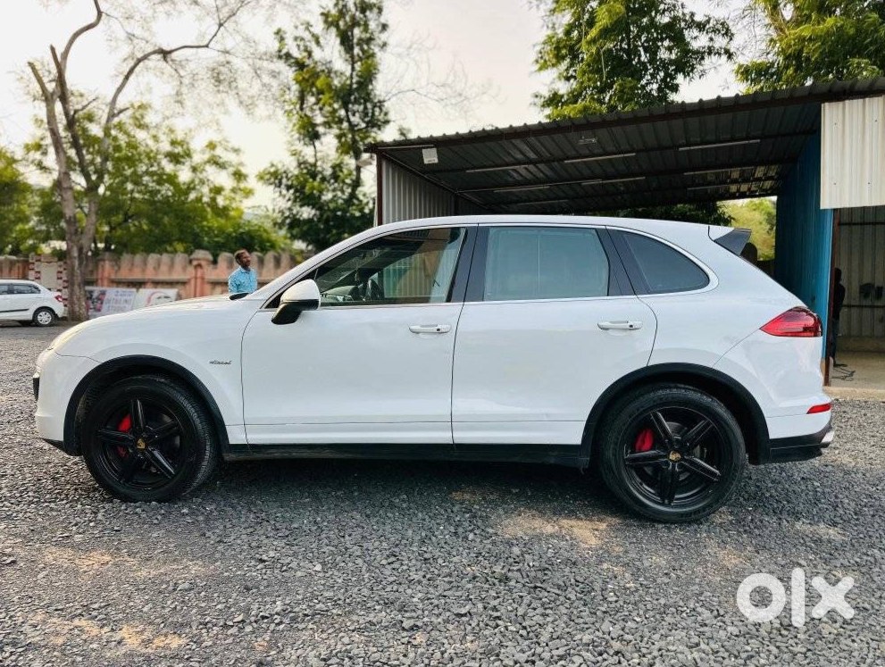 2016 Porsche Cayenne Manual Petrol - Luxury Suv