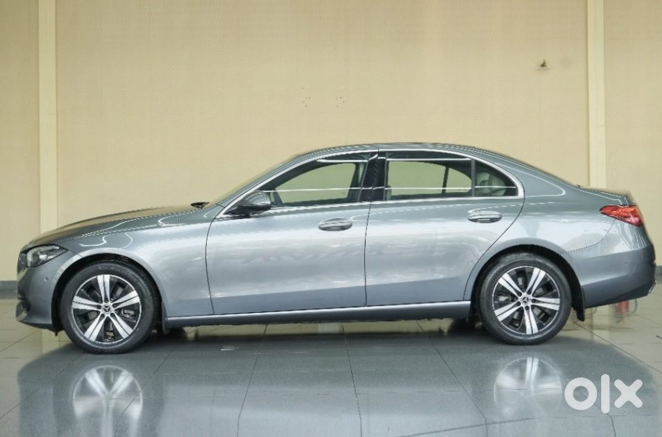 2011 Mercedes-benz C-class | Luxury Sedan | Low Km