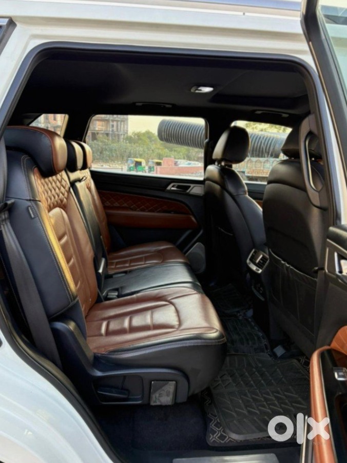 Urgent: Mahindra Alturas G4 2019