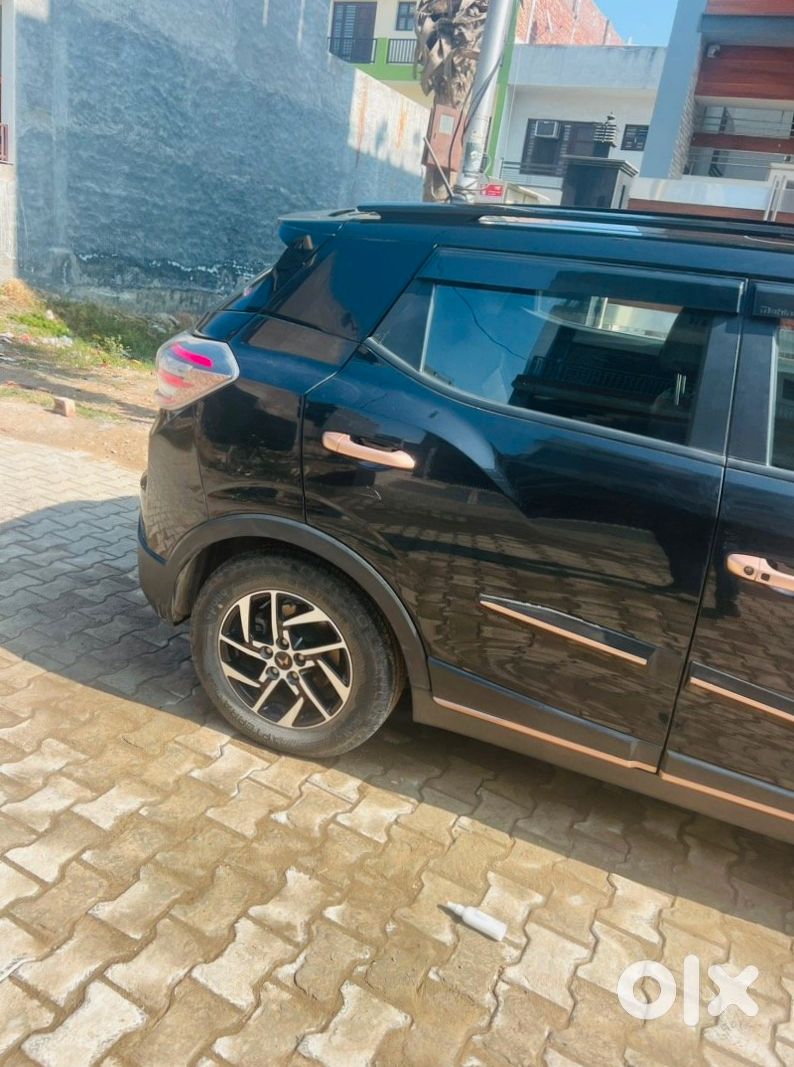 2024 Mahindra Xuv400 Diesel Automatic - Office Use