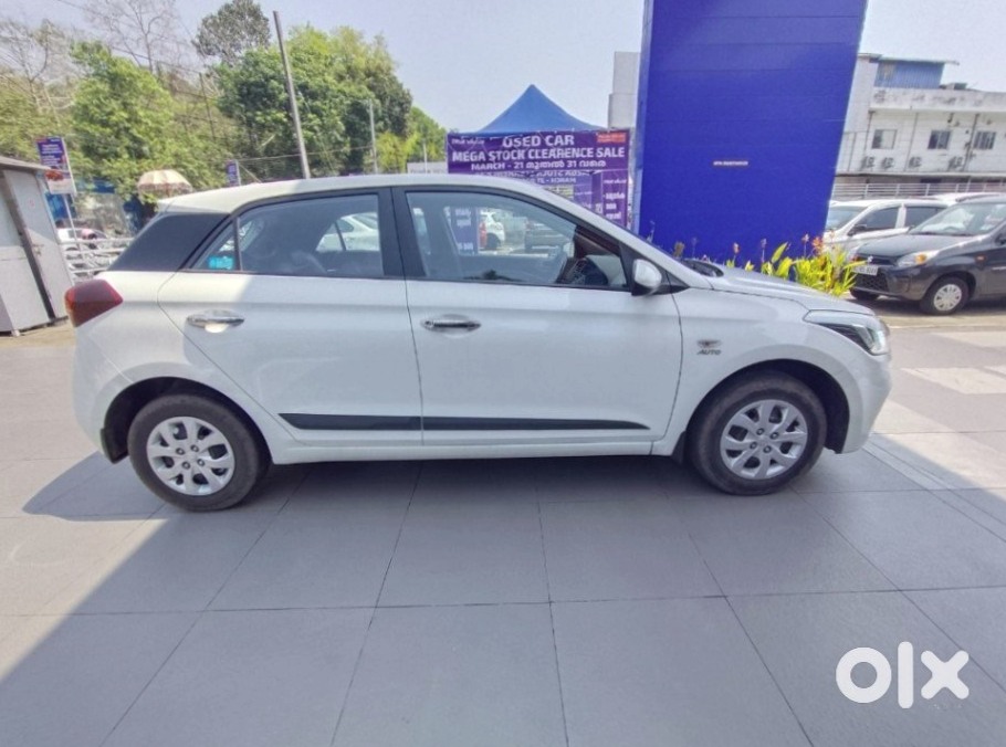 2017 Hyundai Elite I20 Petrol - Office Use Car