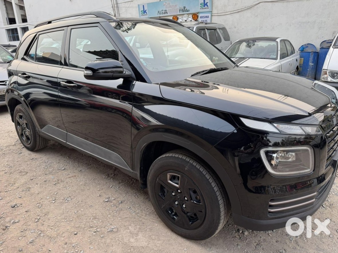 2023 Hyundai Venue - Low Km | Automatic