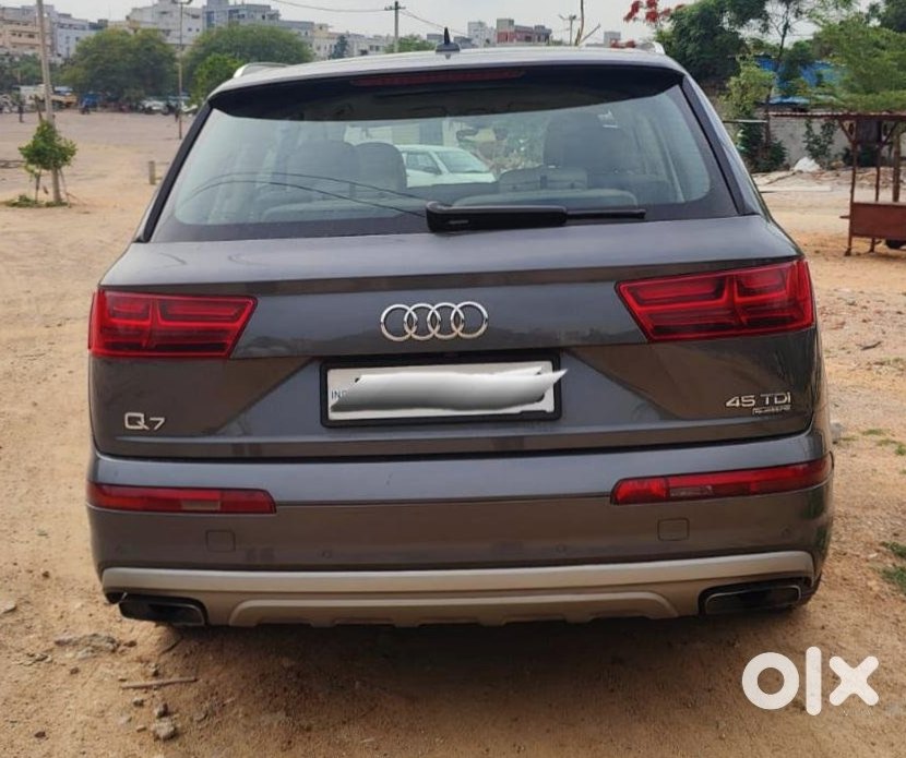 Audi Q7 - Luxury Car