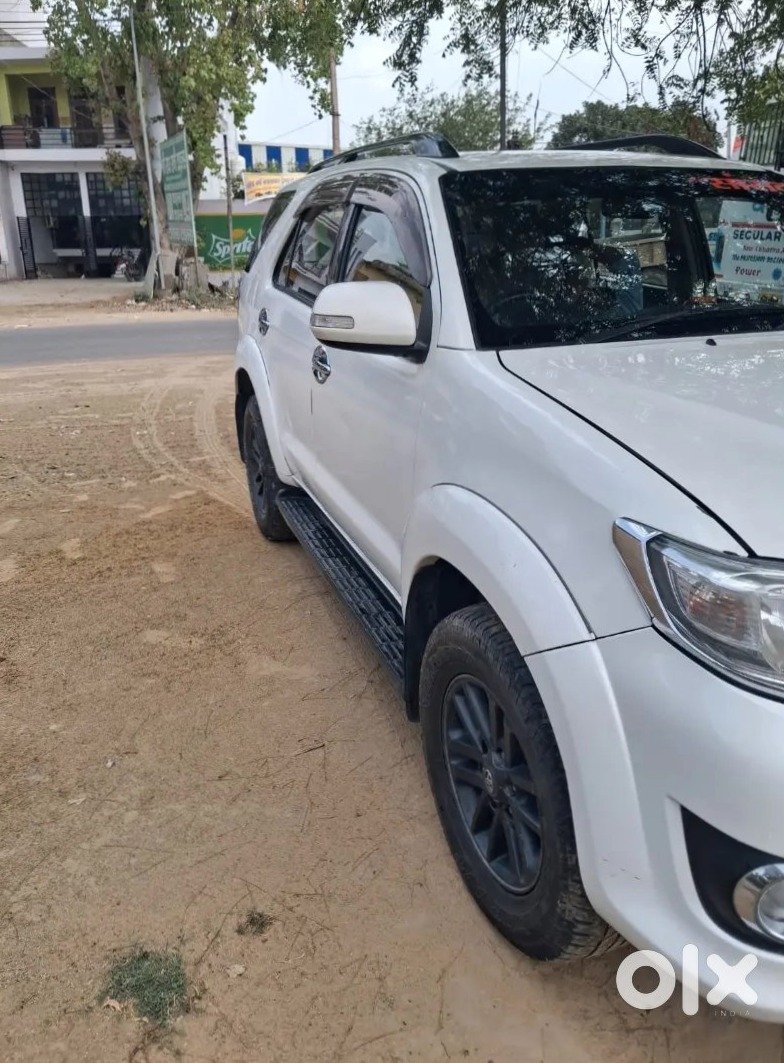 2020 Toyota Legender 4x2 - Premium