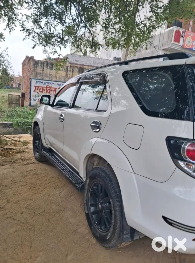 2020 Toyota Legender 4x2 - Premium