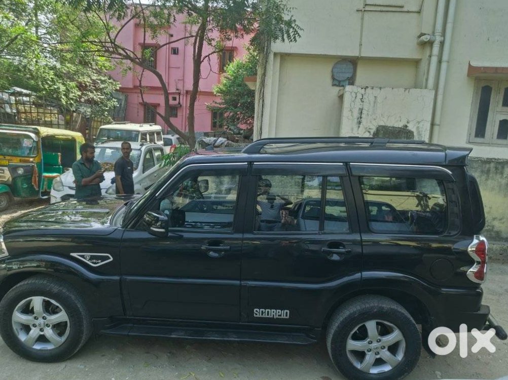 2016 Mahindra Scorpio Petrol Automatic