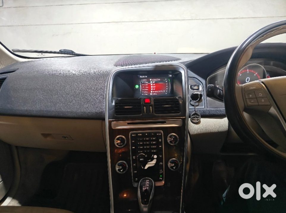 Volvo Xc60 2018 - Luxury Sedan