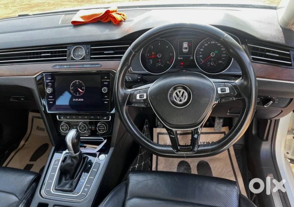 Volkswagen Passat | Manual | Neat