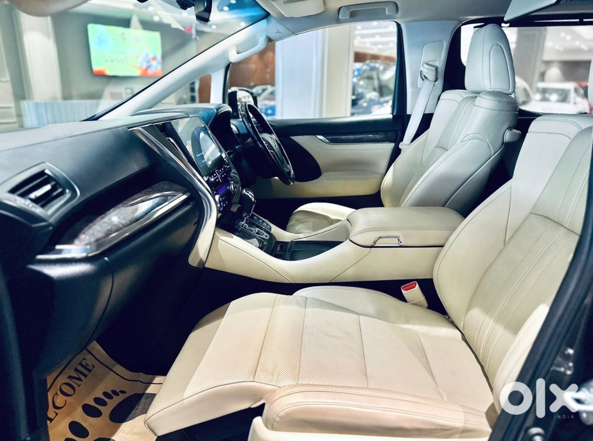 2022 Toyota Vellfire - Premium Mpv