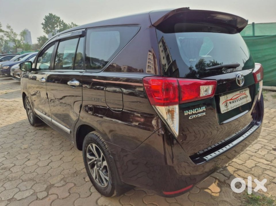 2024 Toyota Innova Crysta Petrol