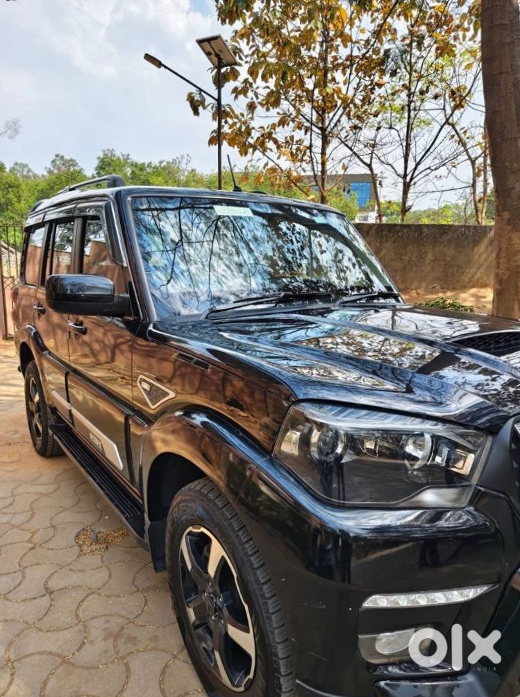 2020 Mahindra Scorpio Classic Petrol Automatic