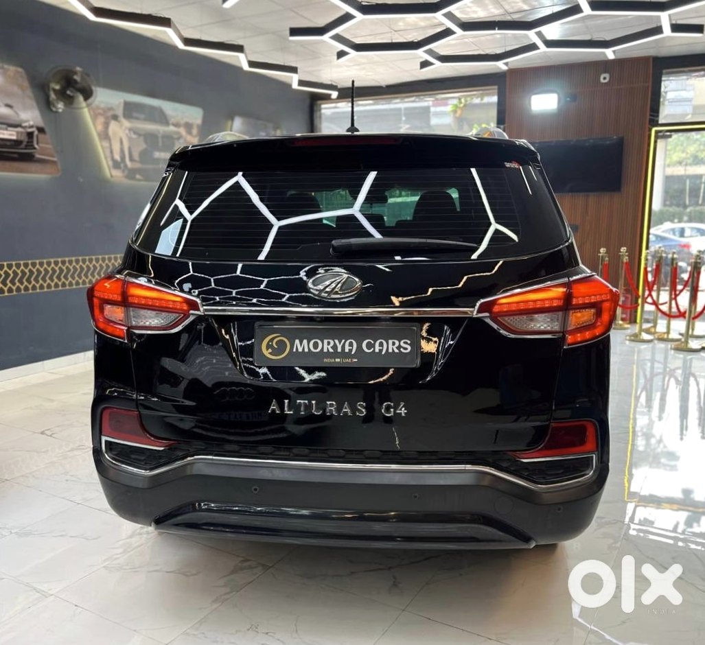 Mahindra Alturas G4 2023 Petrol Automatic Like New