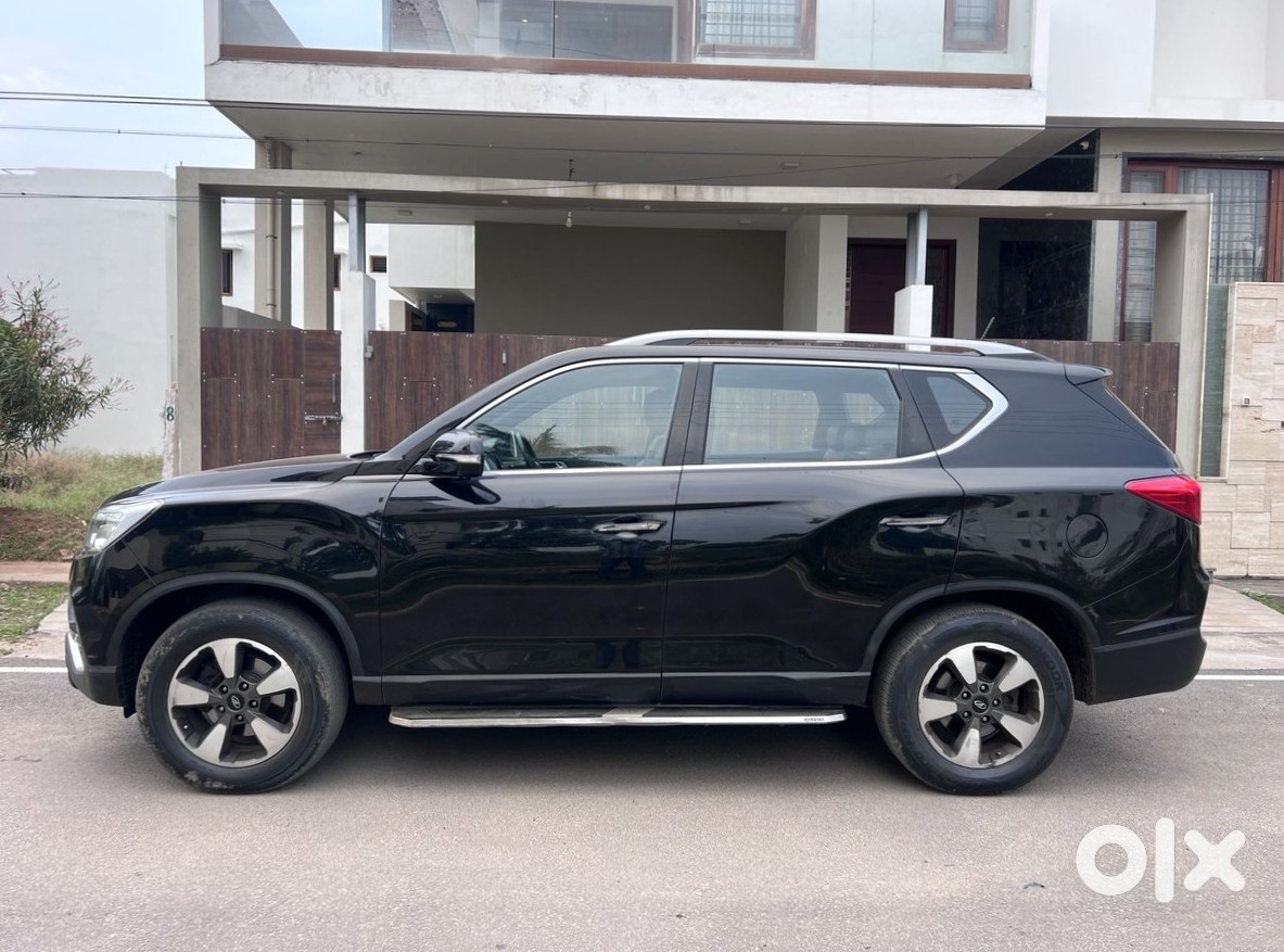 2019 Mahindra Alturas G4 - Premium Suv
