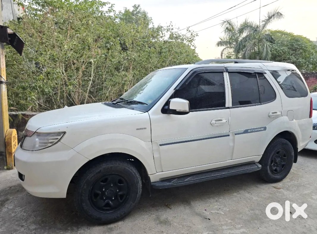 Tata Safari Storme 2015 Petrol
