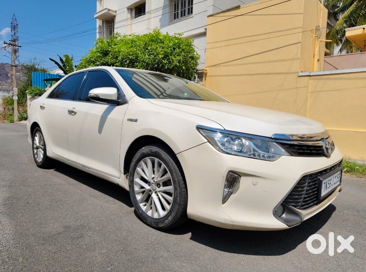 2012 Toyota Camry - Premium Sedan