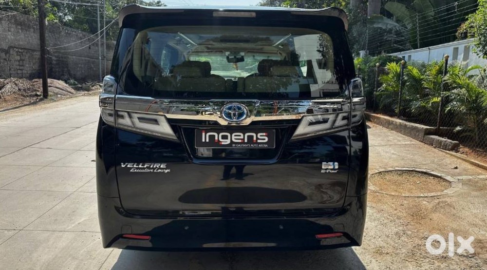 Toyota Vellfire - Luxury 7 Seater