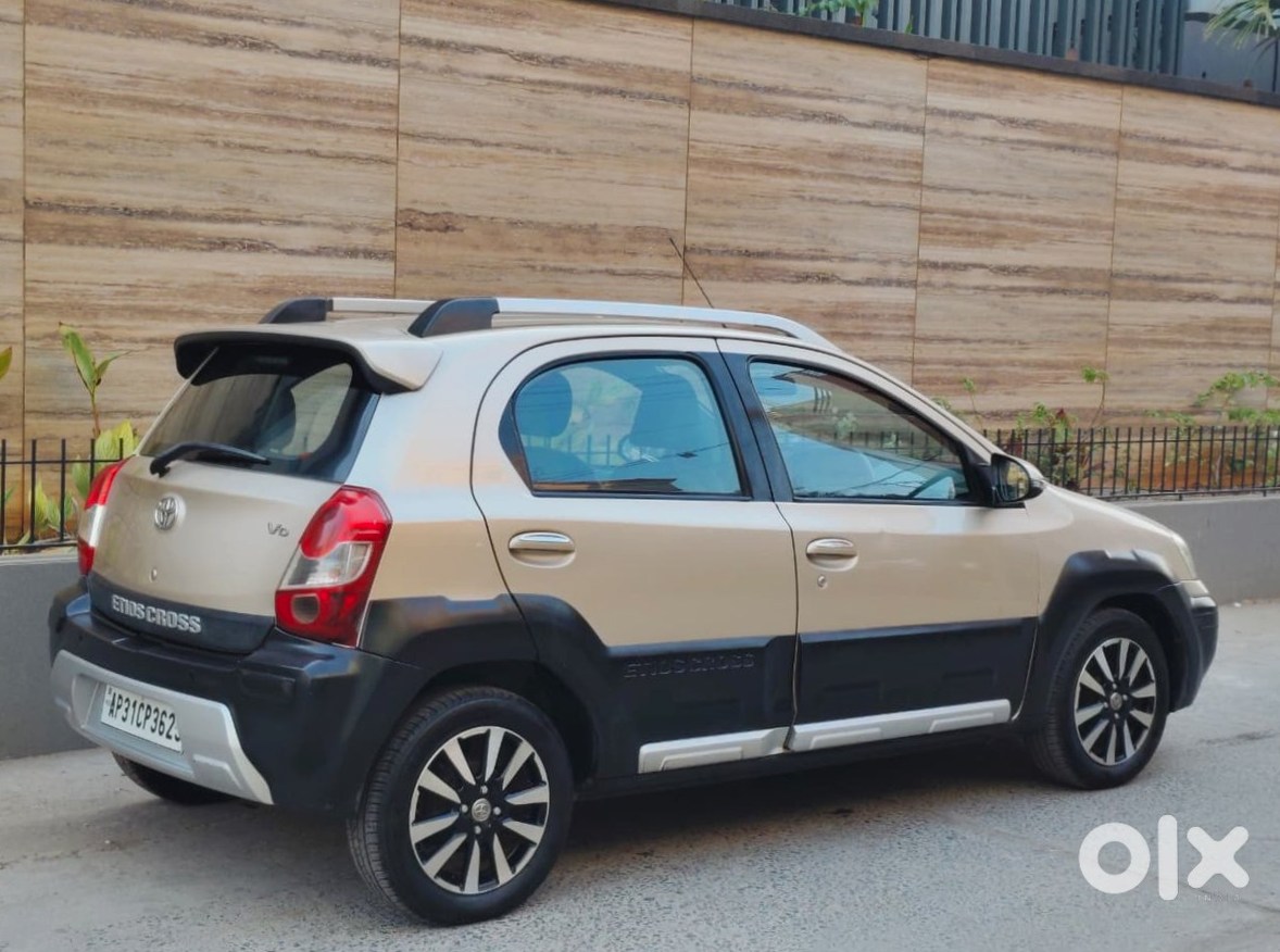 Toyota Etios Cross 2015