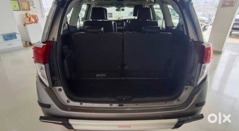 2025 Toyota Innova Crysta