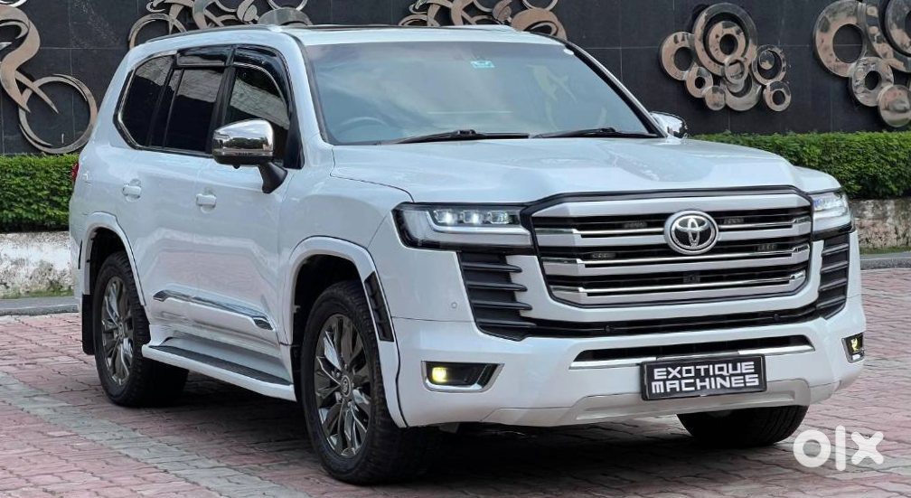 2011 Toyota Land Cruiser - Premium Suv