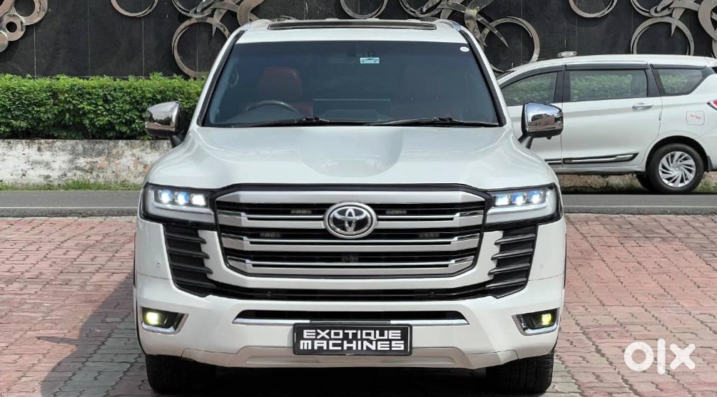 2011 Toyota Land Cruiser - Premium Suv