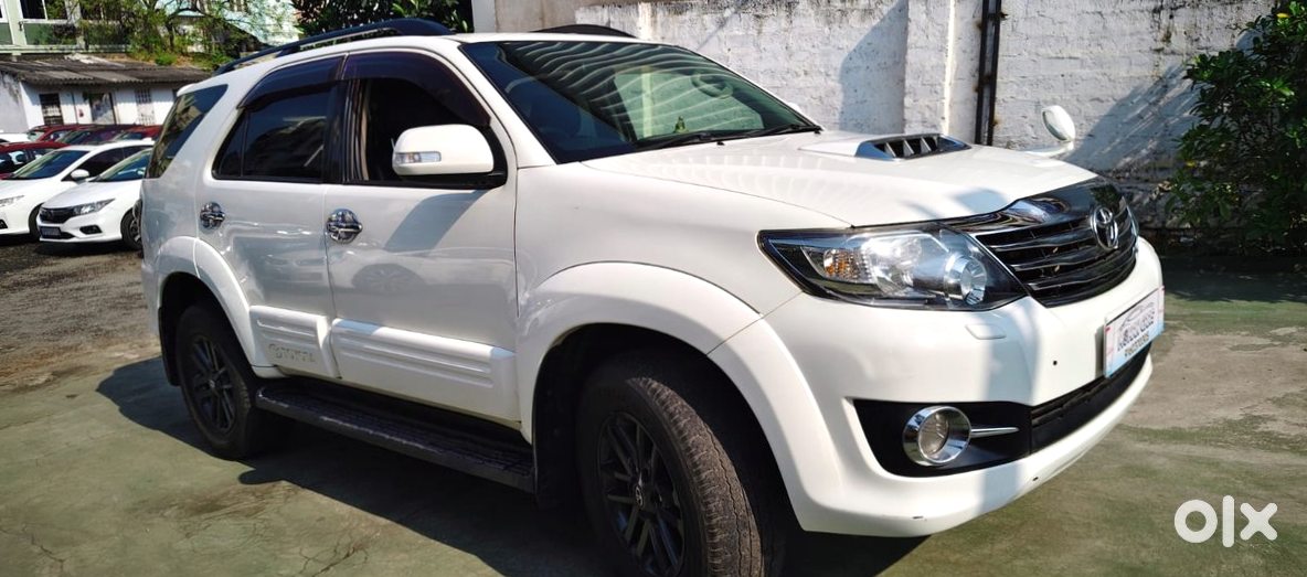 2010 Toyota Fortuner - Diesel Manual Legend
