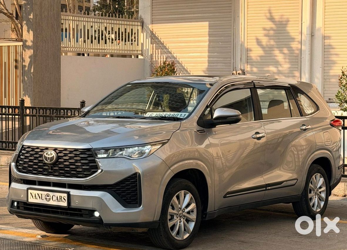 2025 Toyota Innova Hycross - Barely Used