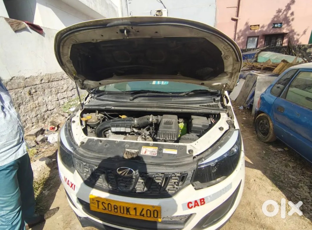 Mahindra Marazzo 2017 Petrol Manual Ek Owner