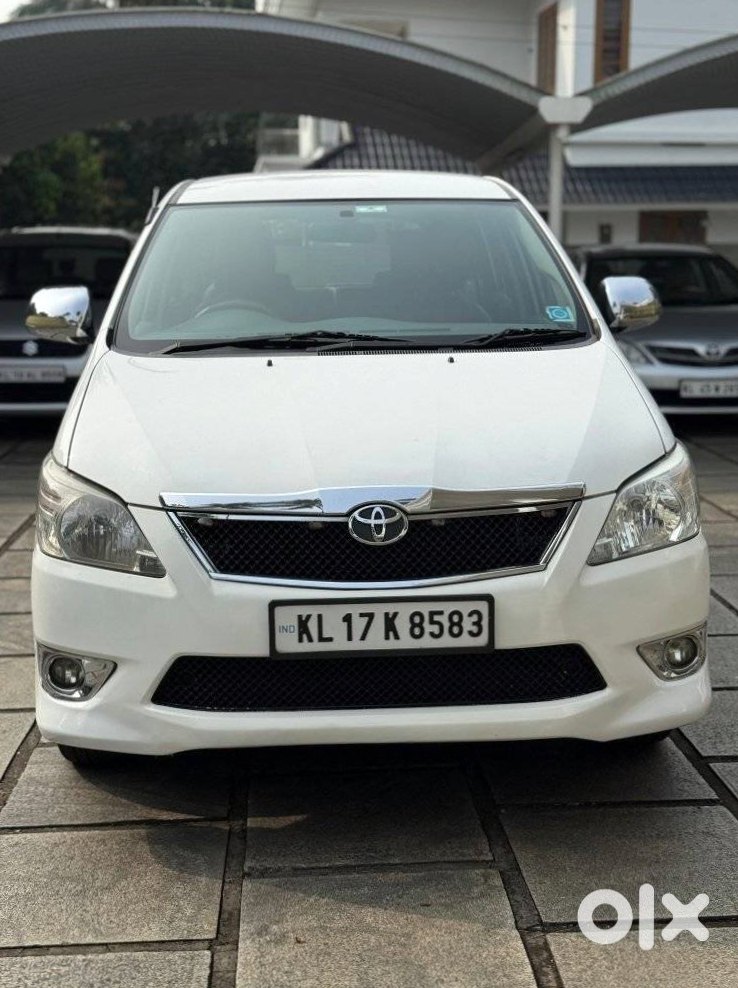 Toyota Innova 2018 Cng