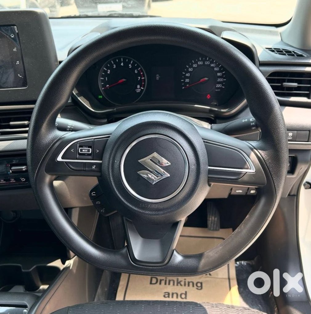 Urgent! 2025 Maruti Swift - Petrol Manual