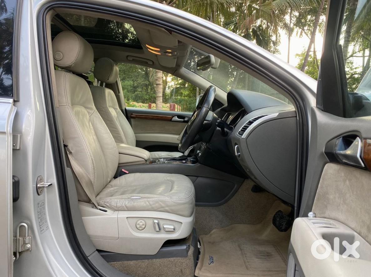 2021 Audi Q7 - Luxury Suv - Accidant Free