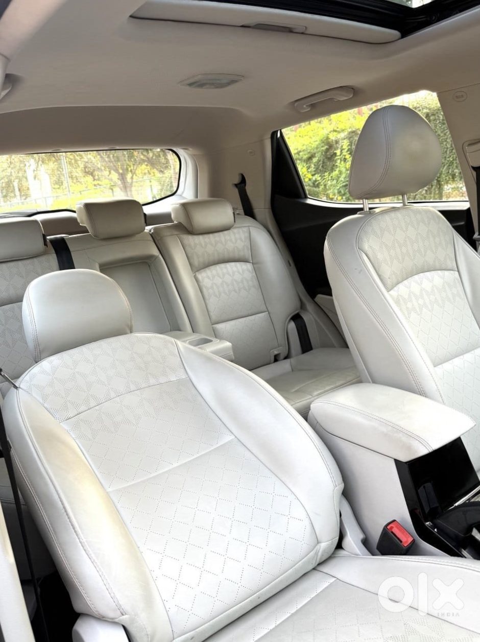 2024 Mahindra Xuv400 Ev - Barely Used