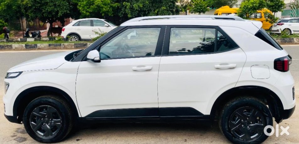 Urgent: 2021 Hyundai Venue Diesel