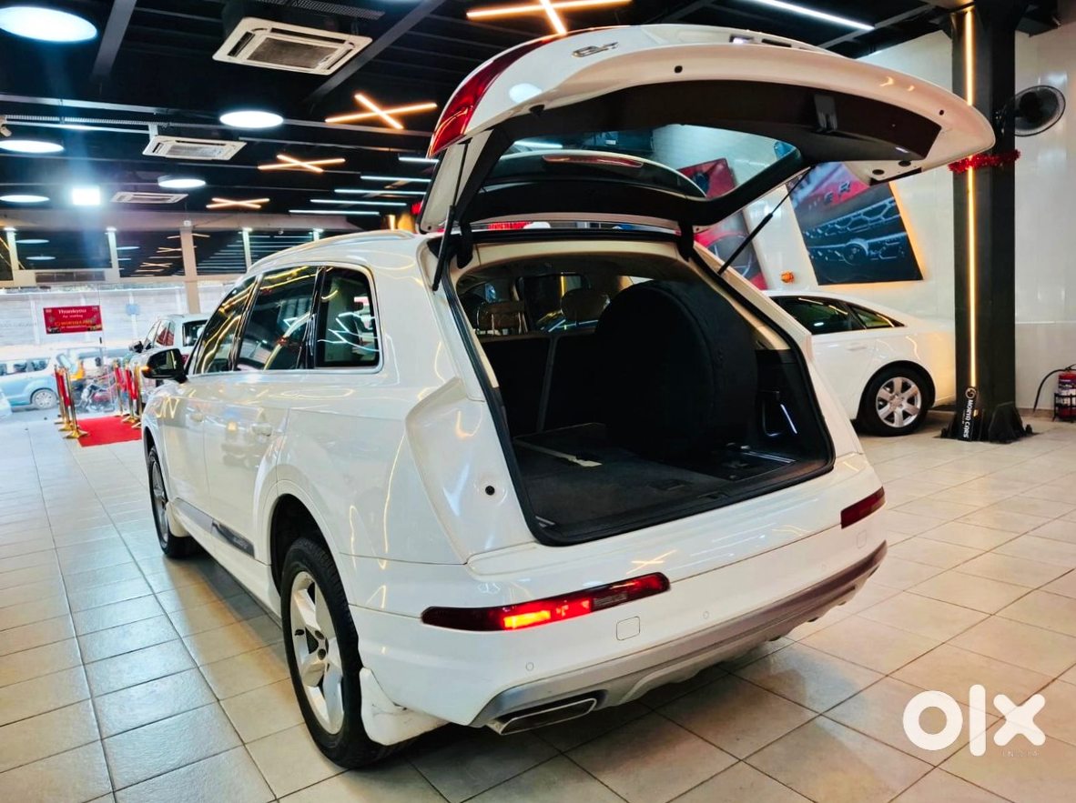 Urgent: 2016 Audi Q7 Cng Automatic