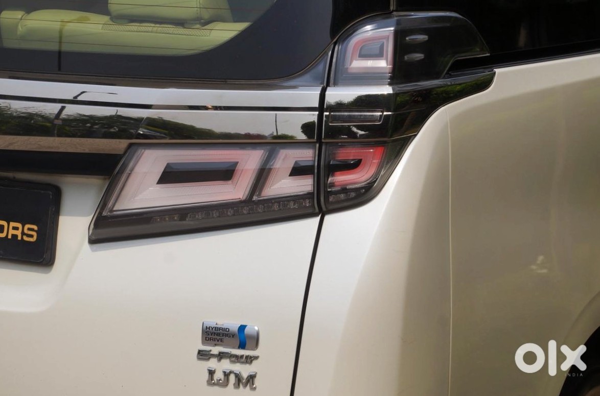 2020 Toyota Vellfire | Premium Sedan