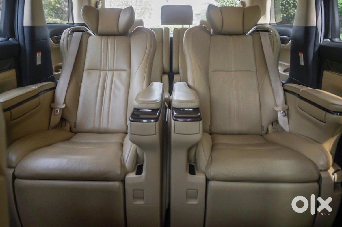 2020 Toyota Vellfire | Premium Sedan