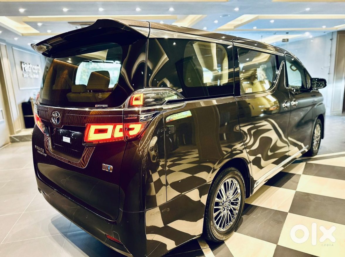 Urgent: 2021 Toyota Vellfire