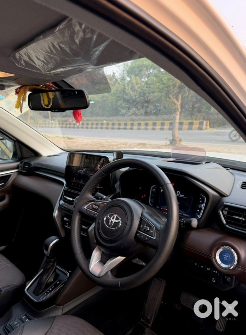 2024 Toyota Urban Cruiser Hyryder - Almost New