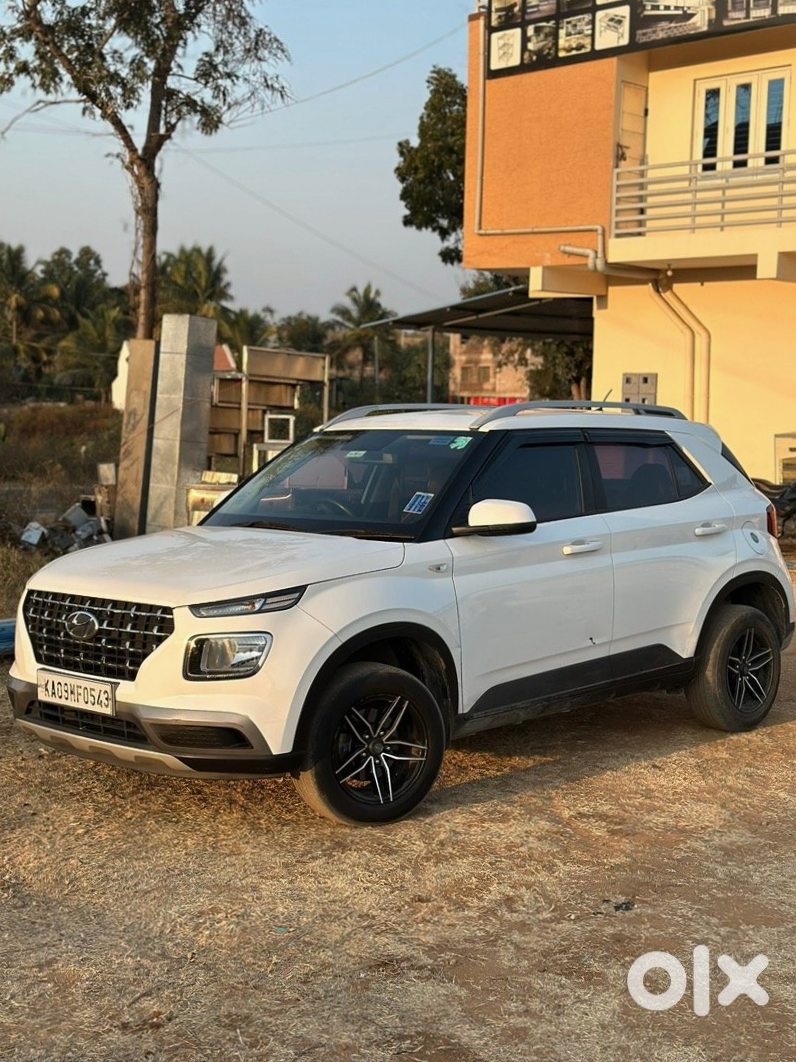 Hyundai Venue 2017 Cng