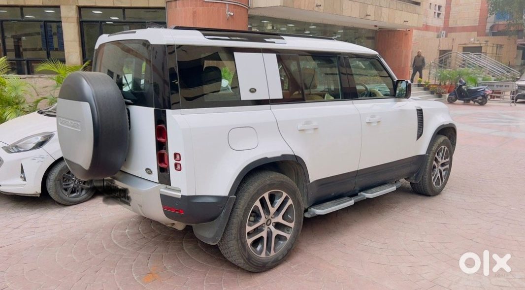 Land Rover Defender 2023